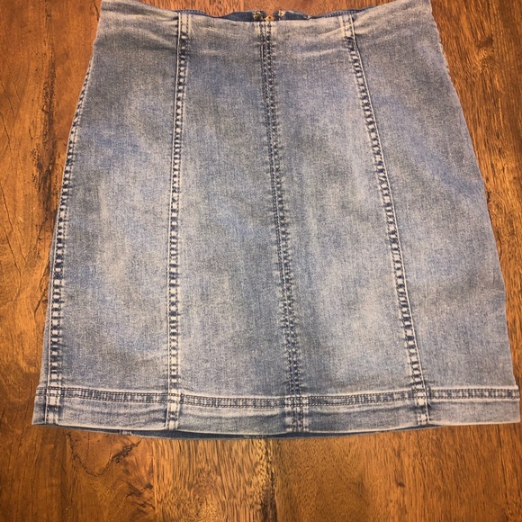FREE PEOPLE /NEVER WORN Denim Mini Skirt, Size 4 - Picture 5 of 6